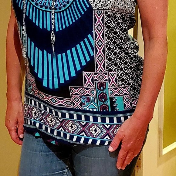 Top - Picture 2 of 2